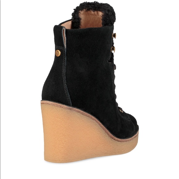 New❄️Gorgeous UGG wedge boot - Picture 7 of 8